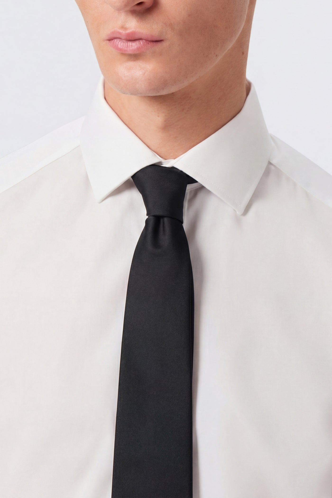 Ellroy Plain Black Tie