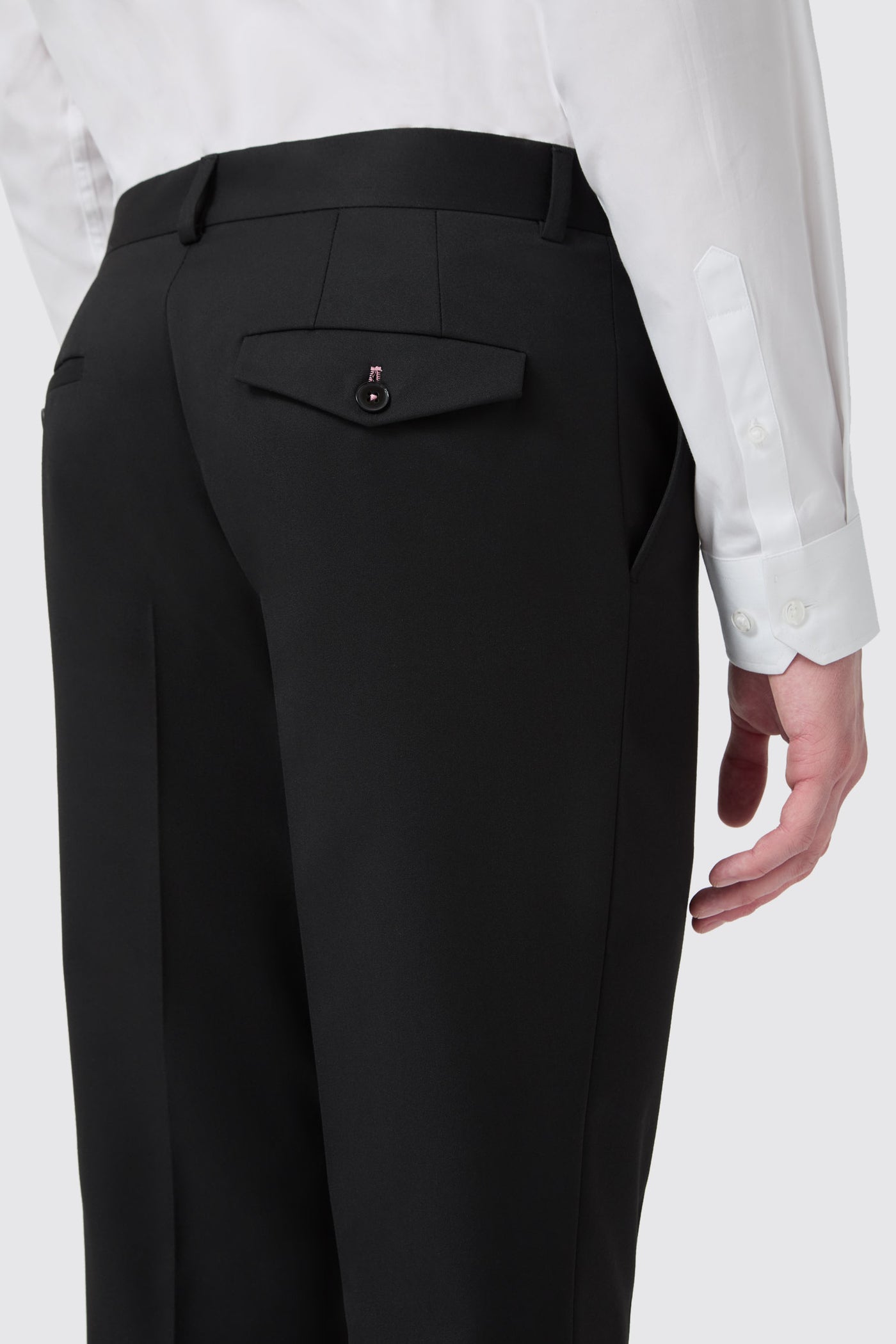 ellroy-slim-fit-black-suit