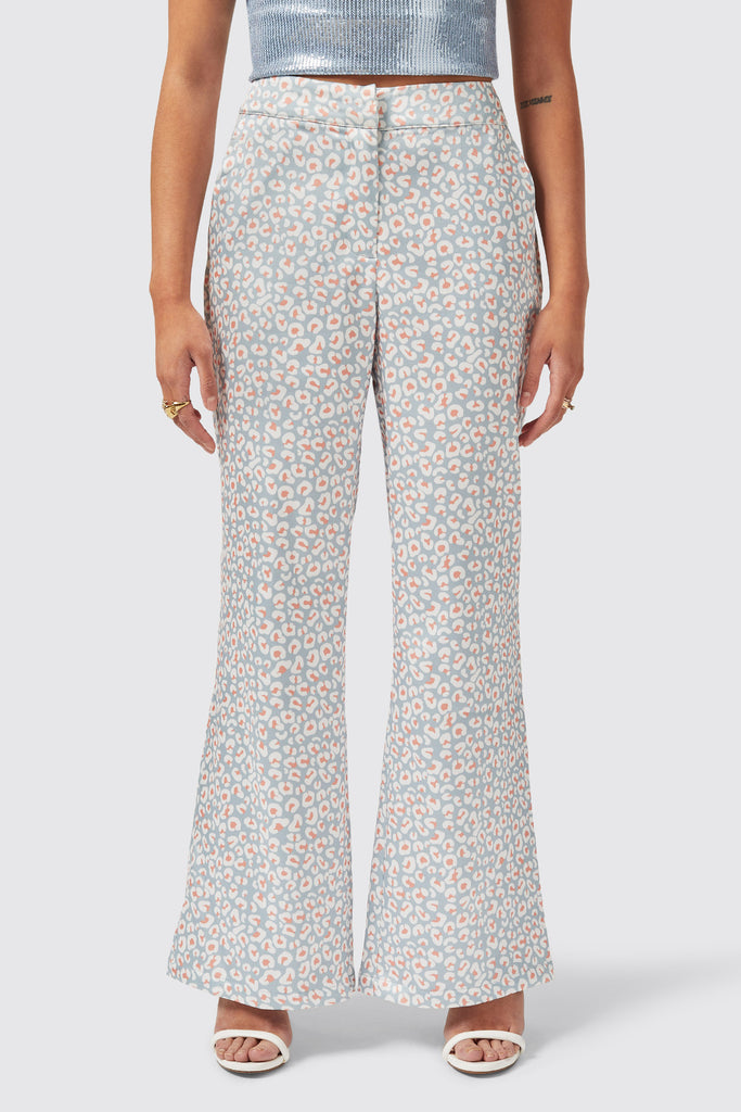 twisted-tailor-womenswear-amarantha-suit-light-blue