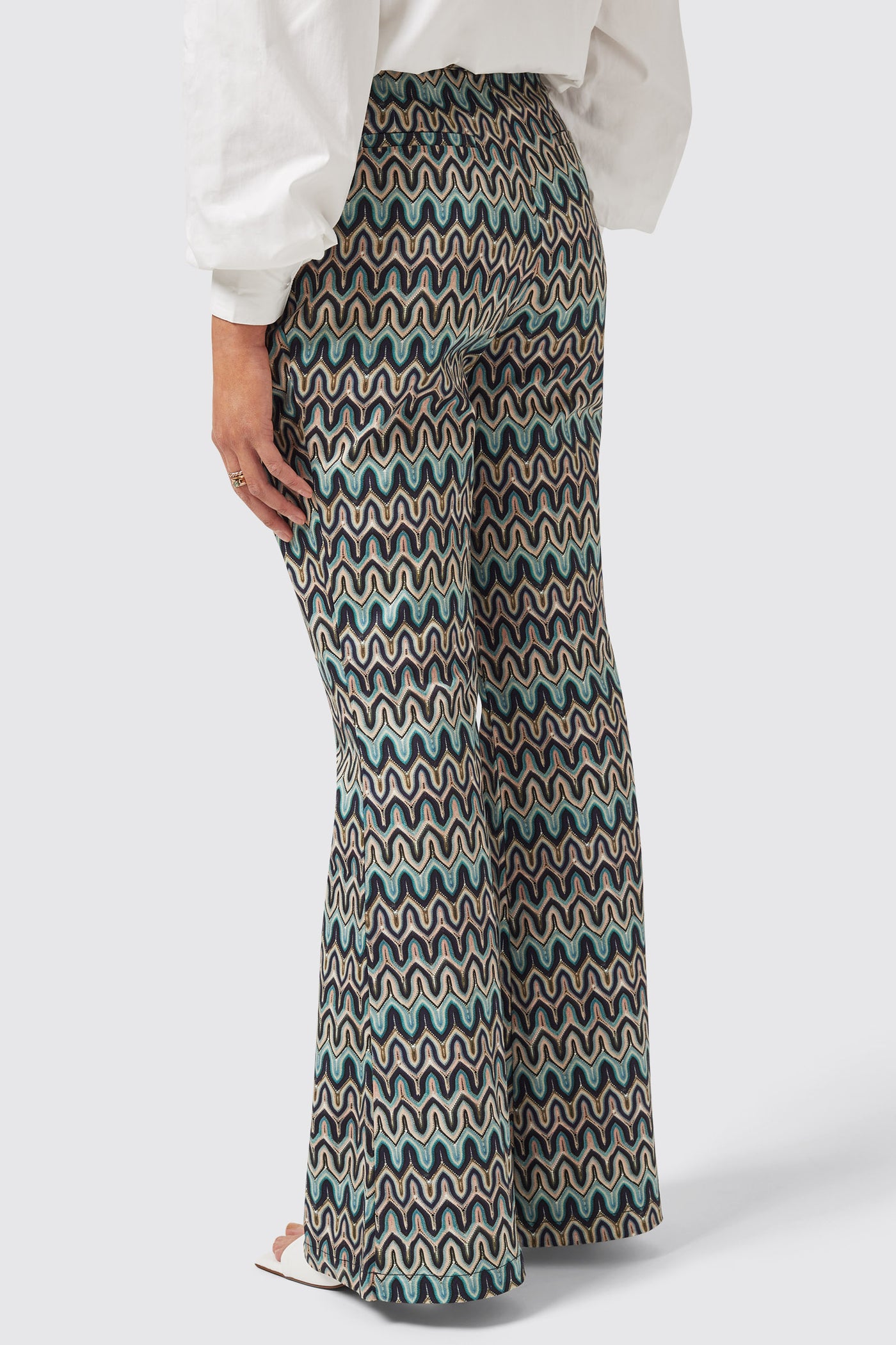 Gardenia Slim Fit Blue Cotton Pant - ARCHIVE
