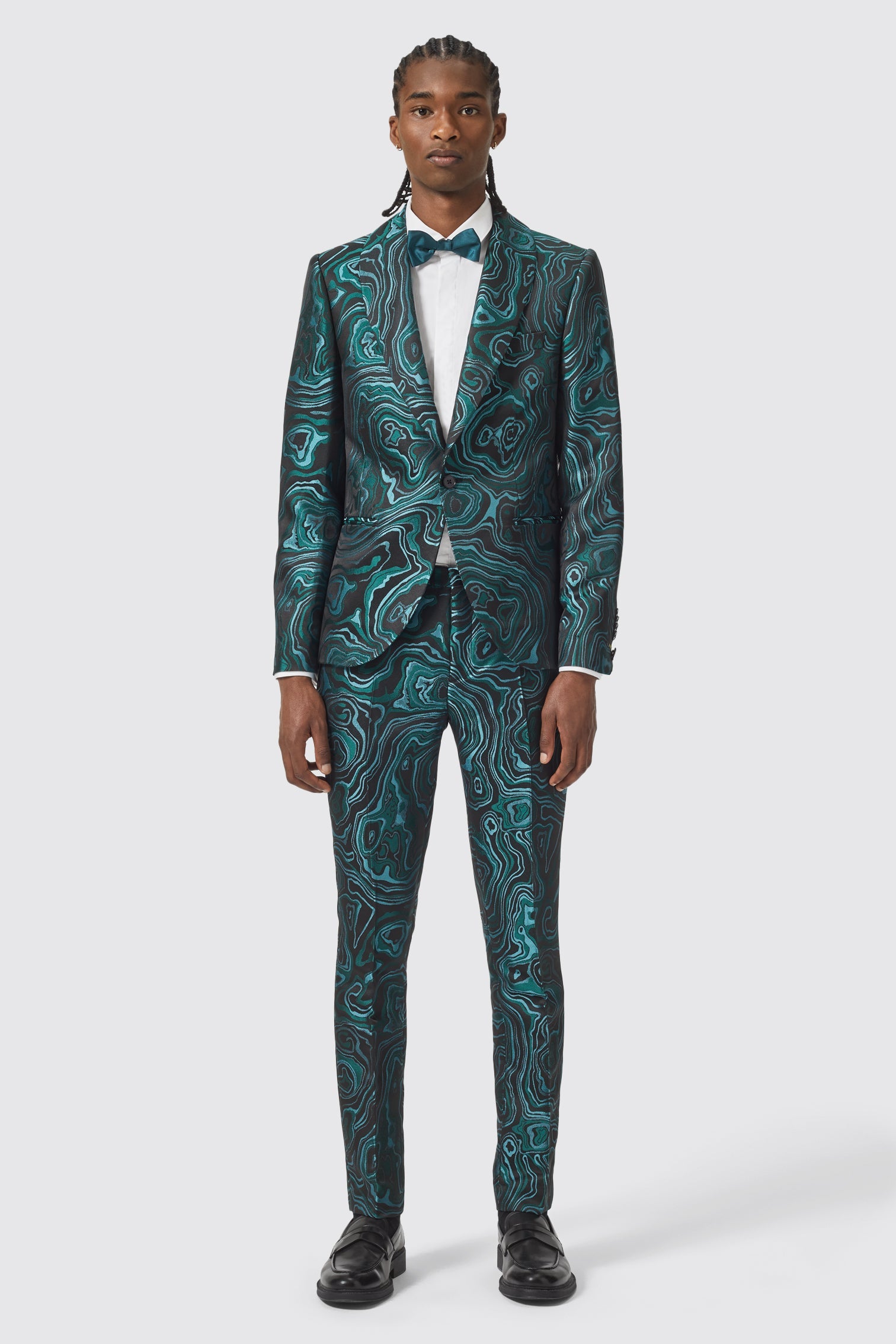 D&g suits deals