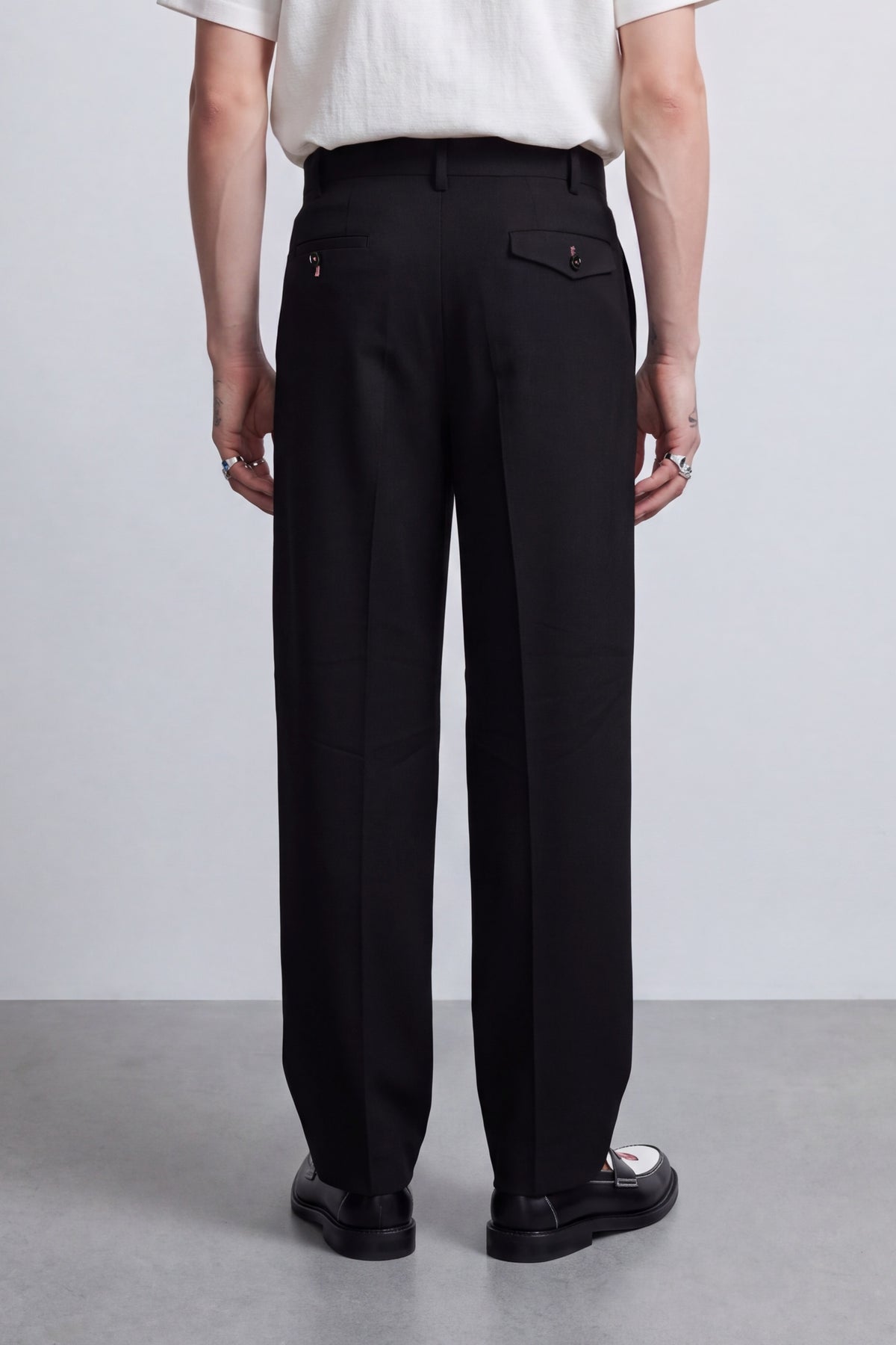 Syrah Relaxed Fit Double Breasted Black Suit