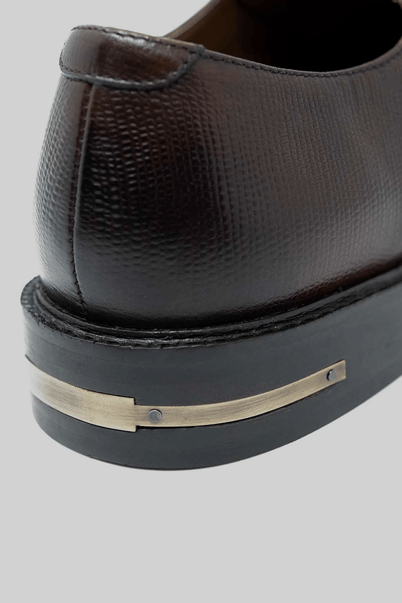 walk-london-oliver-monk-brown