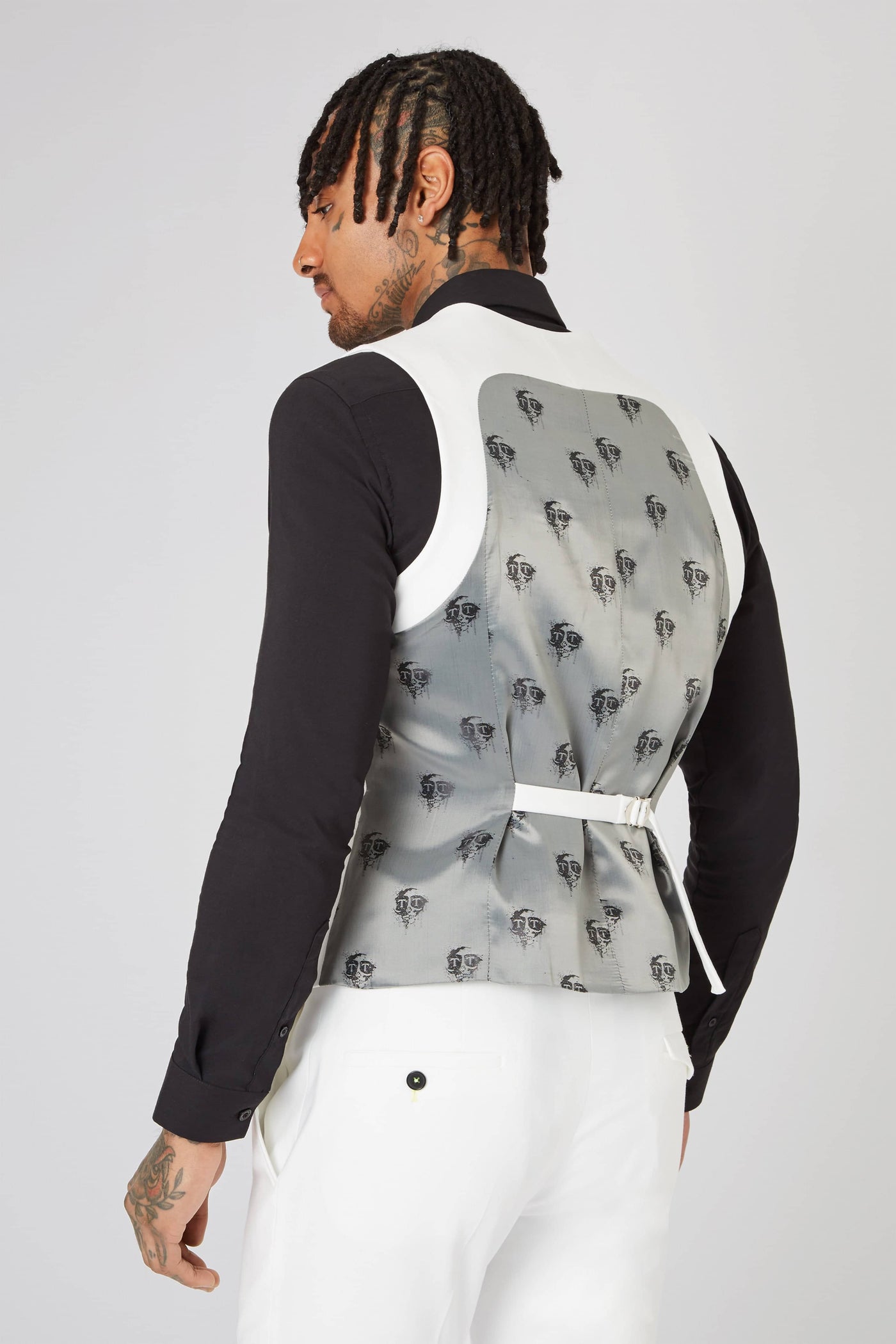 Twisted Tailor Hemmingway Skinny Fit Waistcoat in White - New Ellroy